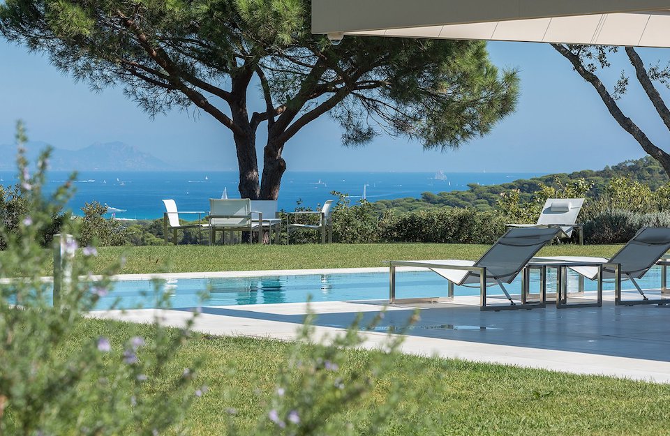 Swimming Pool Laws and Rules in France - All You Need to Know to Stay Safe 2026 | Beauchamp