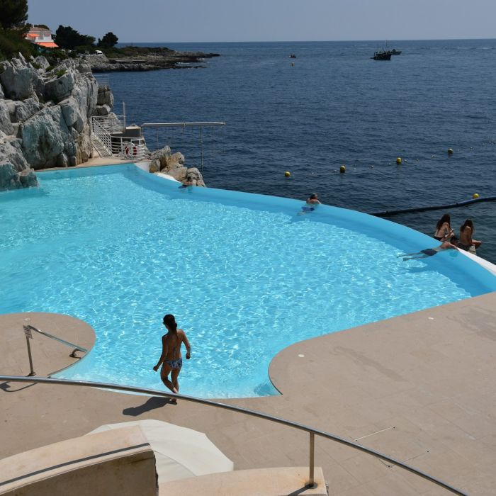 Swimming Pool Laws and Rules in France – All You Need to Know to Stay Safe
