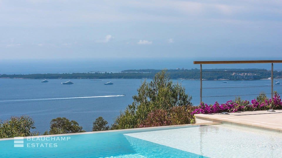 Private Pool in Villa Overlooking the Lerins Islands