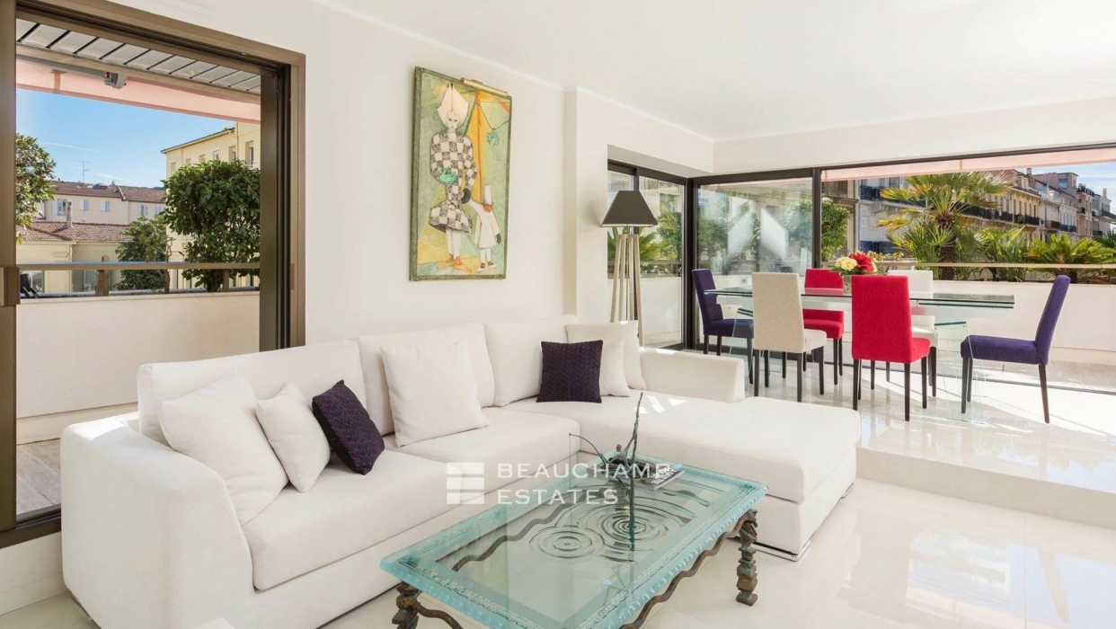 Cannes close to the Palais - Luxurious 3 bedroom apartment with terrace 2024