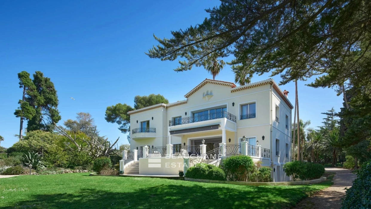 Cap d'Antibes, west side awesome waterfront property 2024