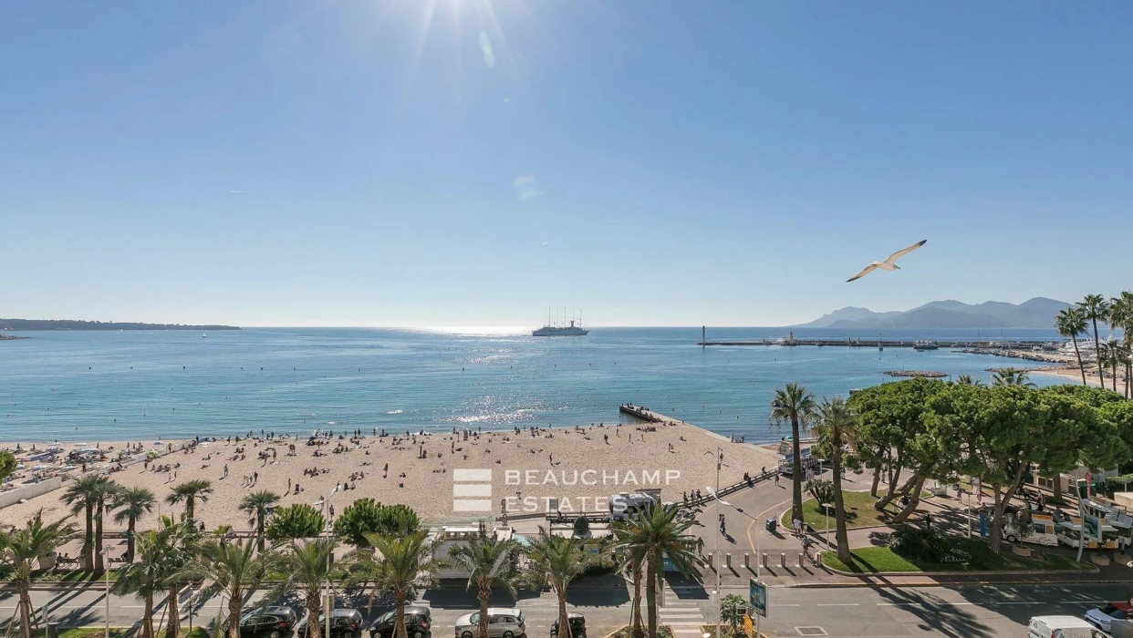 Cannes Croisette - Sea view apartment 2024