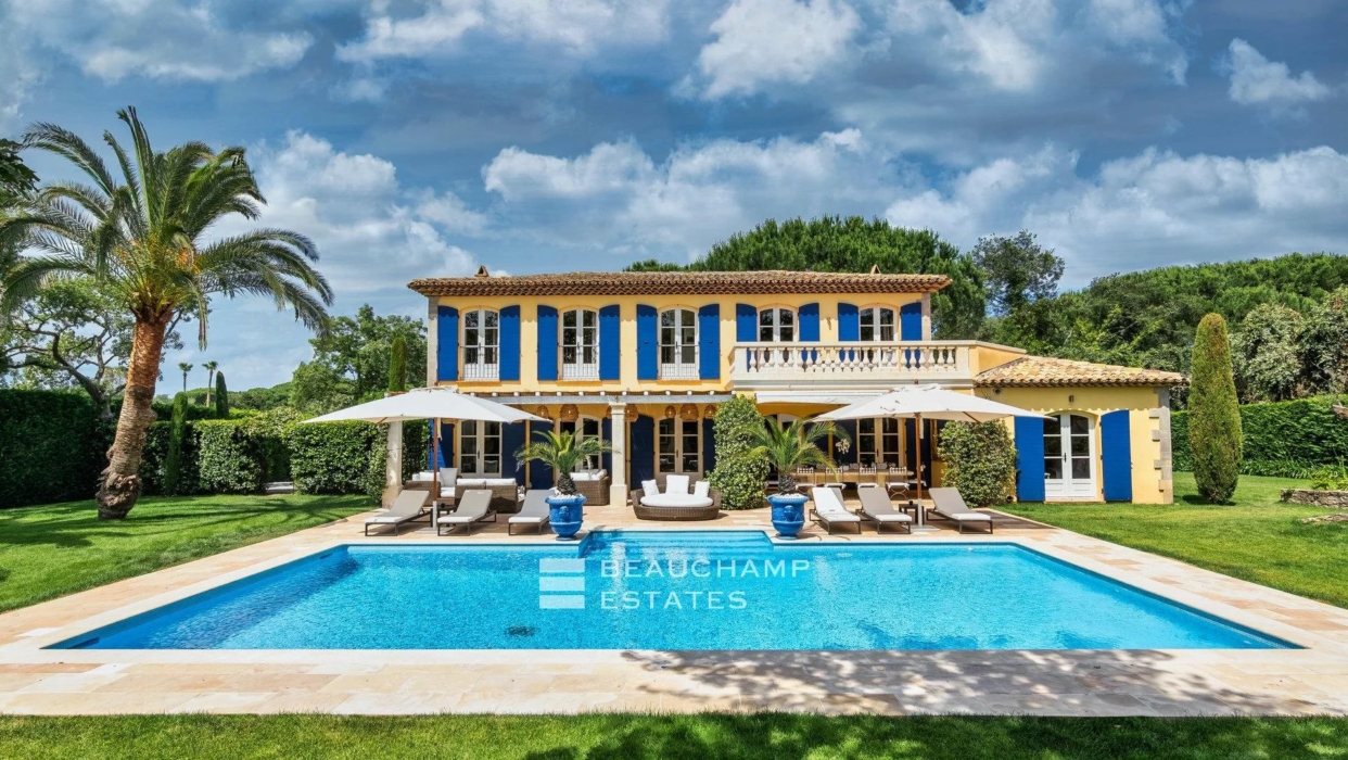 Stylish 6 bedroom property for sale in Gassin within walking distance to the beach and St-Tropez town 2024