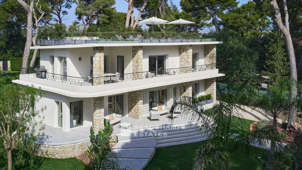 Magnificent contemporary 5-bedroom villa in the heart of Cap d'Antibes 2024