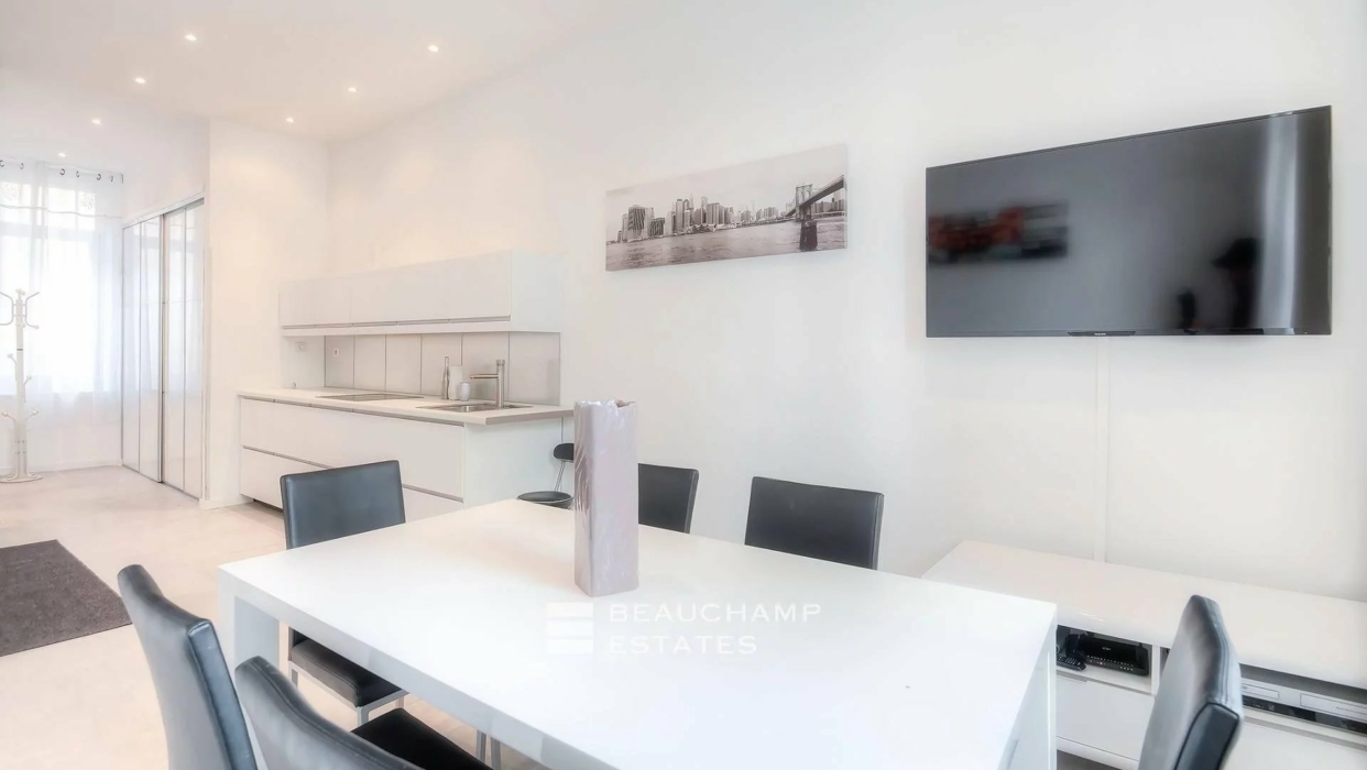 Modern and Fully Refurbished 3 bedroom apartment 2024