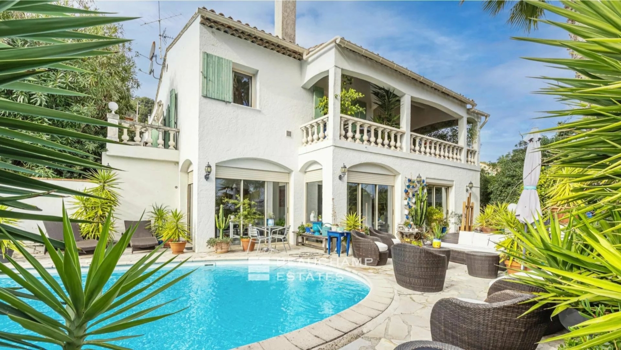 Super Cannes area - Beautiful villa with a swimming pool 2024