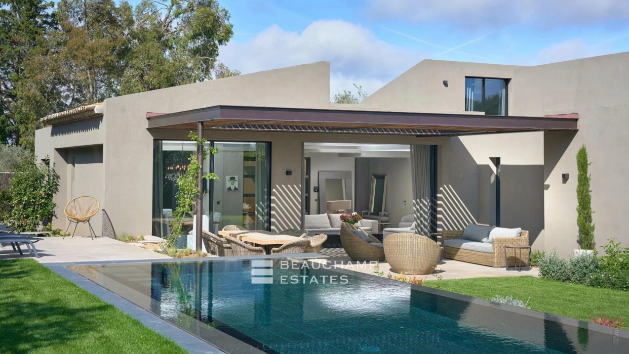 Charming contemporary and family-friendly villa with 5 bedrooms in Mougins 2024