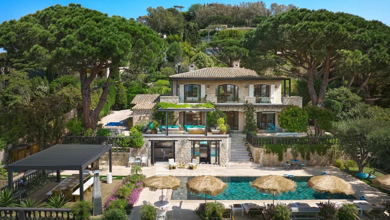 Magnificent 4-bedroom stone villa on the heights of Cannes with sea view 2024