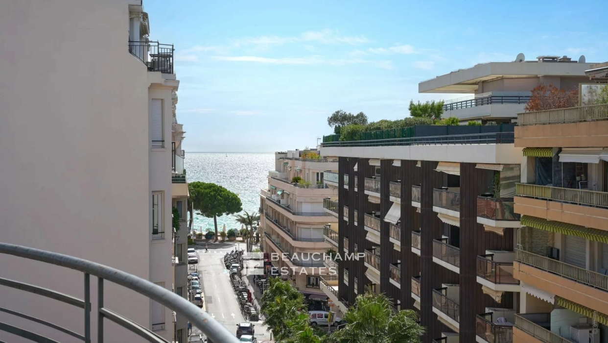 Top floor - 2 rooms in the heart of Cannes - Luxury residence 2024