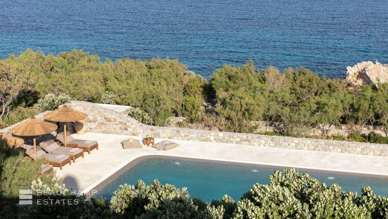 Villa Ammoudi | A lavish 7-bedroom waterfront villa 2024