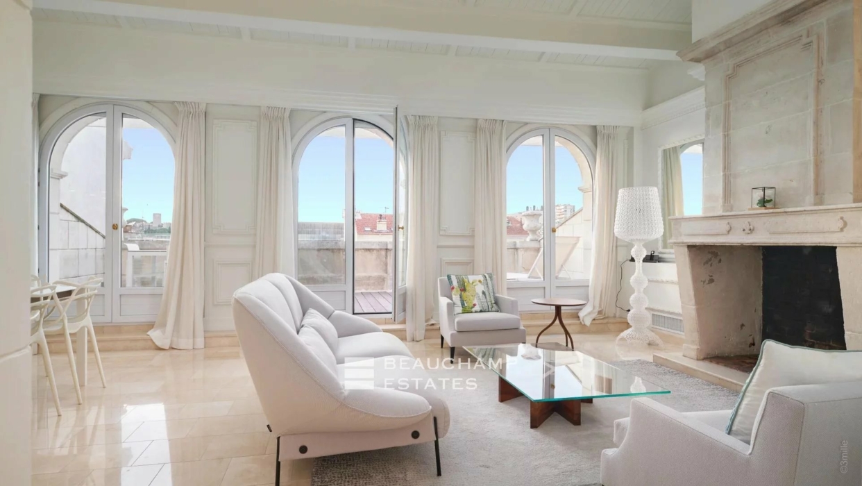 Stunning duplex apartment with terrace, modern and renovated - Cannes center 2024