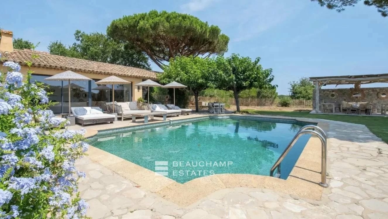 Charming property a few minutes from the beaches of Saint-Tropez and Ramatuelle 2024