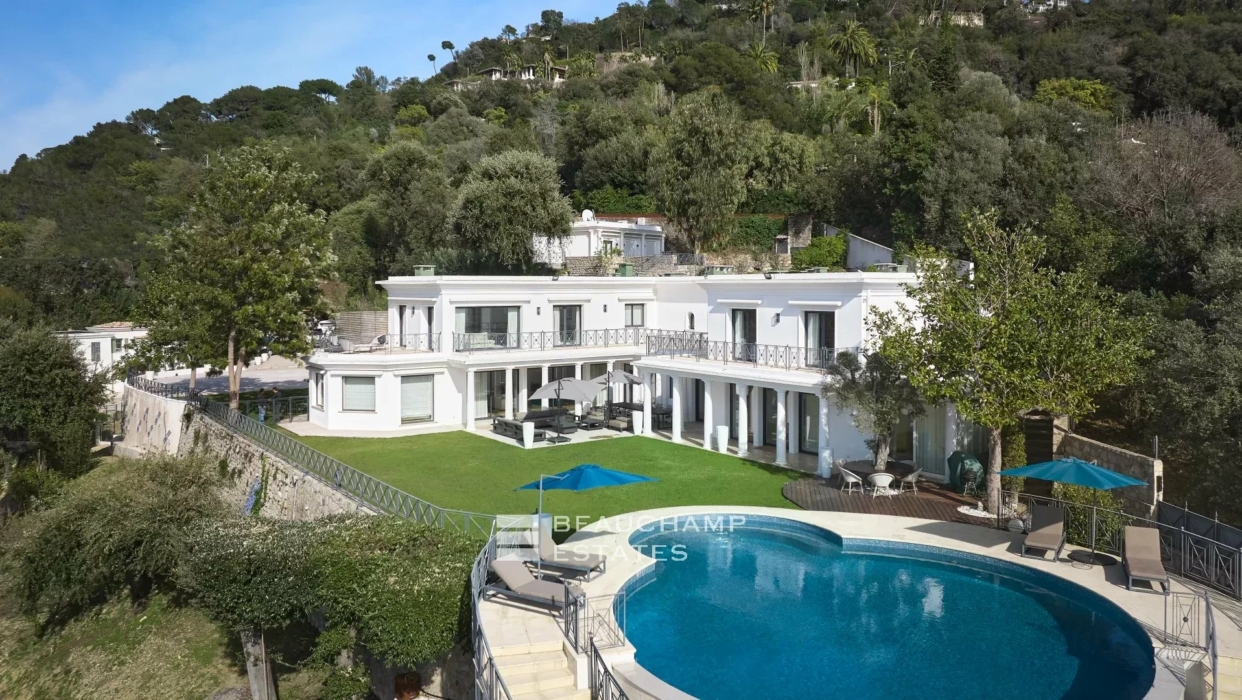 Stunning contemporary 6-bedroom villa with breathtaking sea views 2024