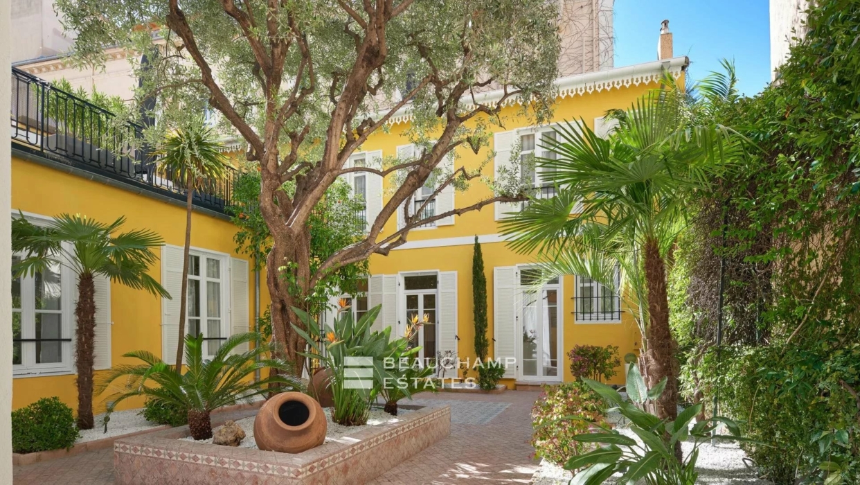 Cannes Banane - Rare on the market - Townhouse in the center 2024