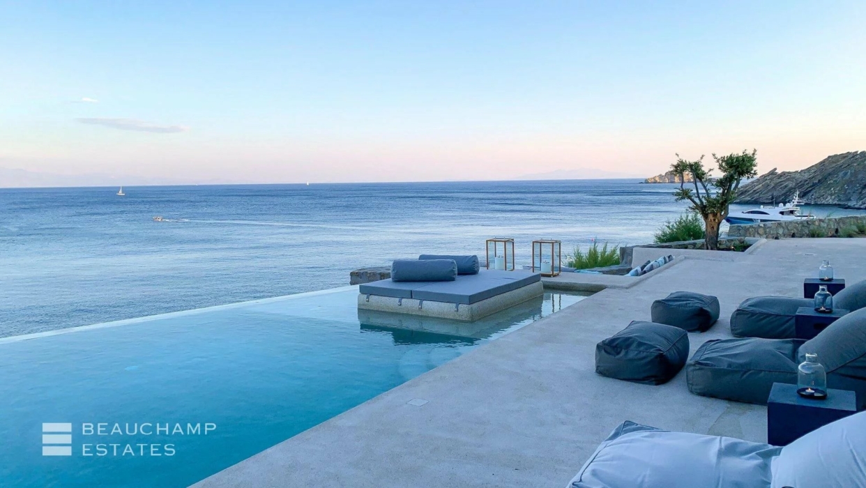 Villa O! | A beautiful beachfront villa in Mykonos 2024