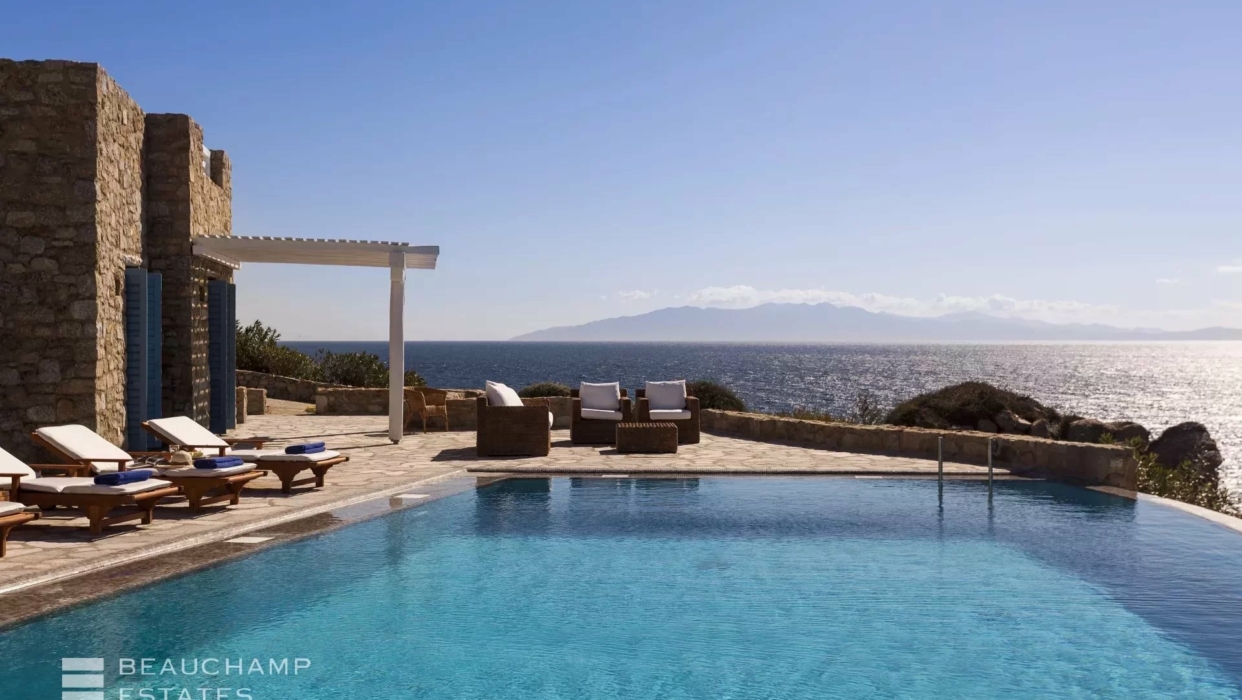 A beautiful villa facing the Aegean sunset 2024
