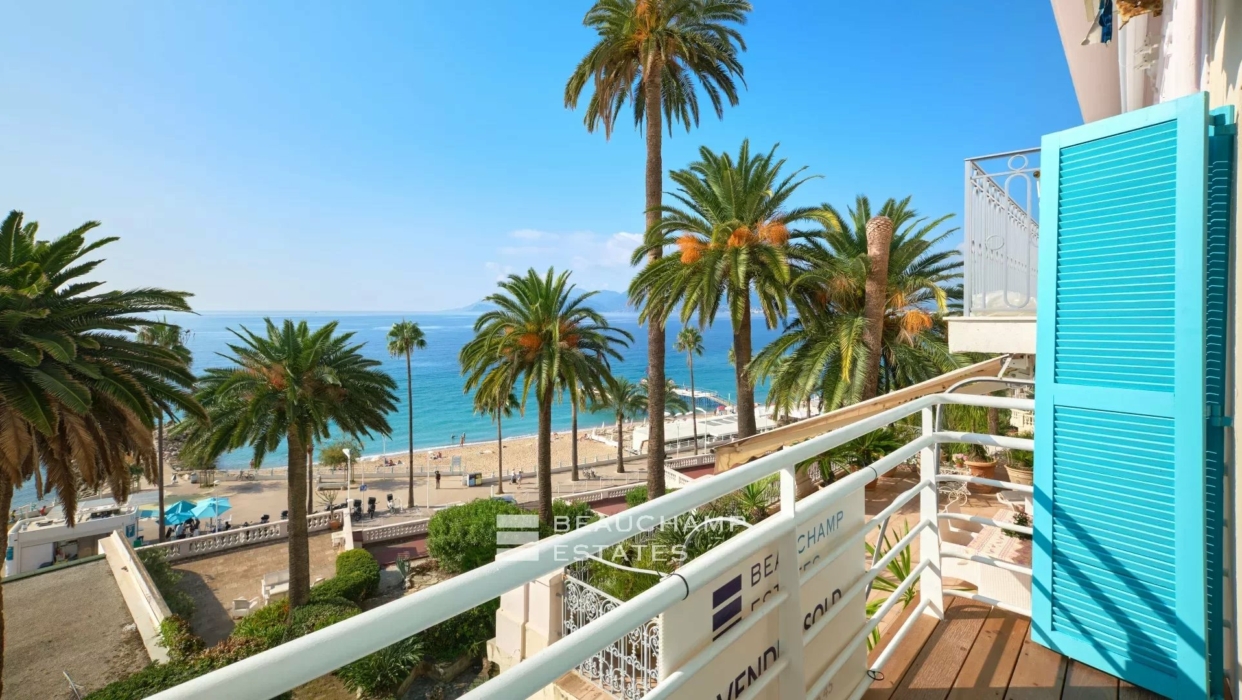 Cannes Midi - Superb renovated 3-room apartment facing the sea 2024