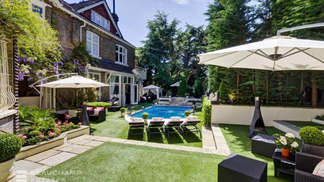 A beautiful ten-bedroom house in the heart of Hampstead 2024