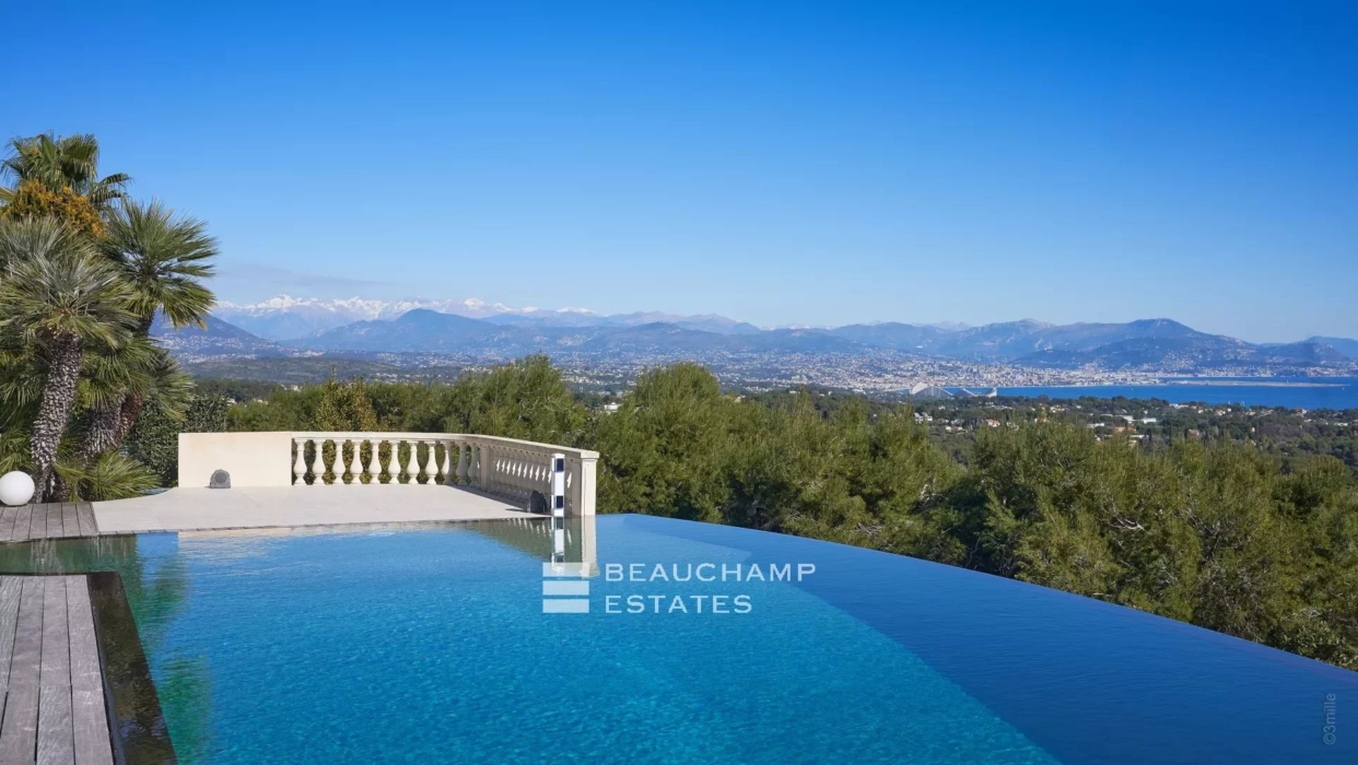 Stunning contemporary villa with 7 bedrooms and panoramic views of Cap d'Antibes 2024