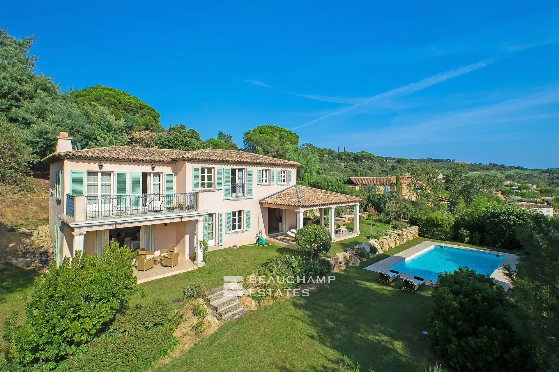 4 bedrooms villa for rent in the private domain of Gassin golf course. 2024