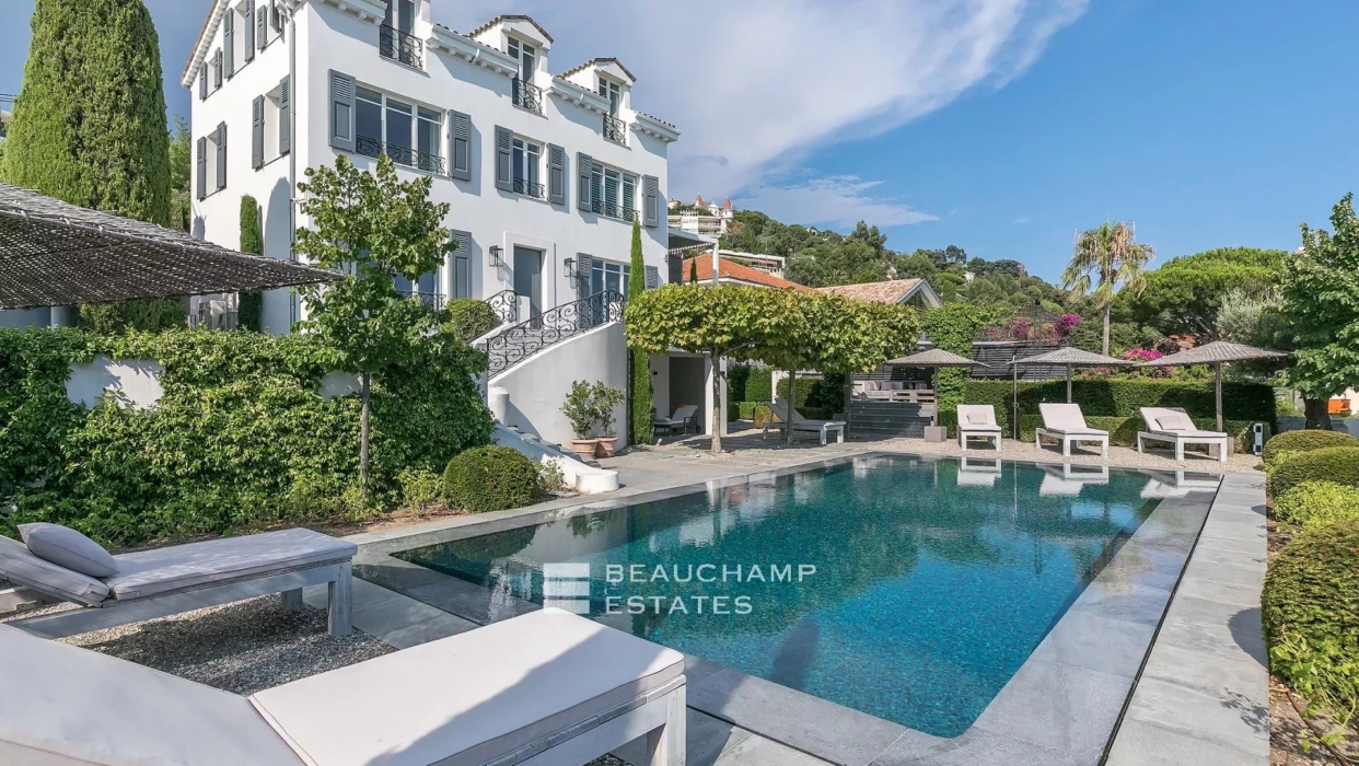 Superbe villa Belle Époque 6 chambres avec vue mer panoramique à proximité du centre-ville de Cannes 2024