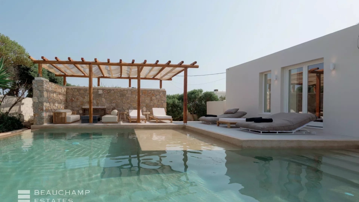 Contemporary 5 bedroom villa in Santa Maria -Paros 2024