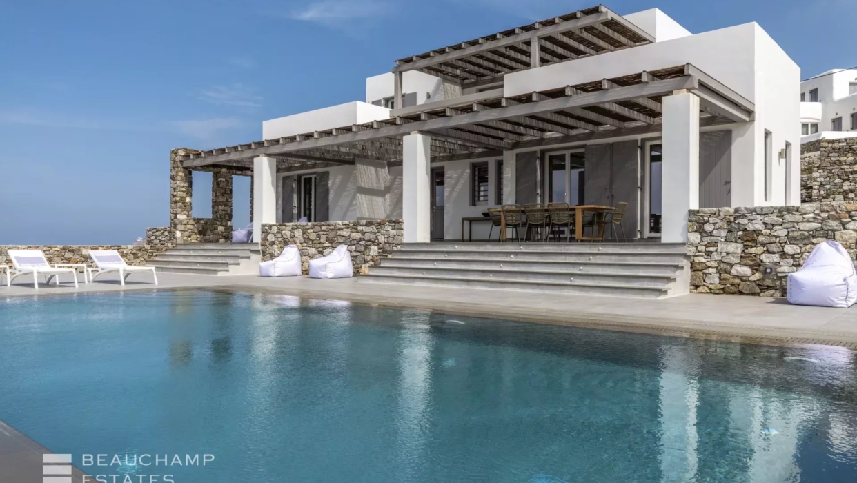 Villa Amare II | A lavish retreat with beach access 2024