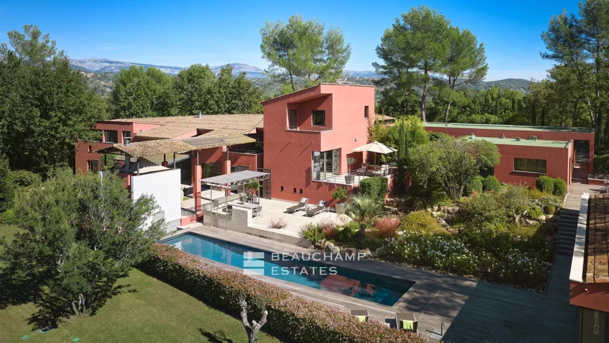 Sole agent - Exceptional villa in the heart of the Terre Blanche domain 2024