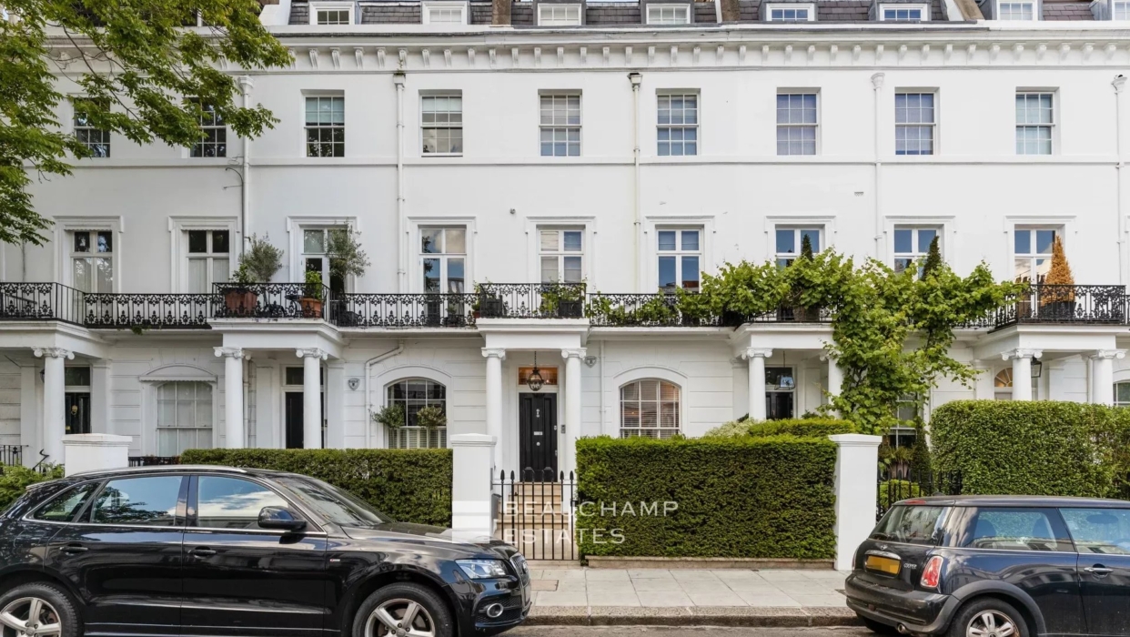 A recently renovated townhouse in South Kensington 2024