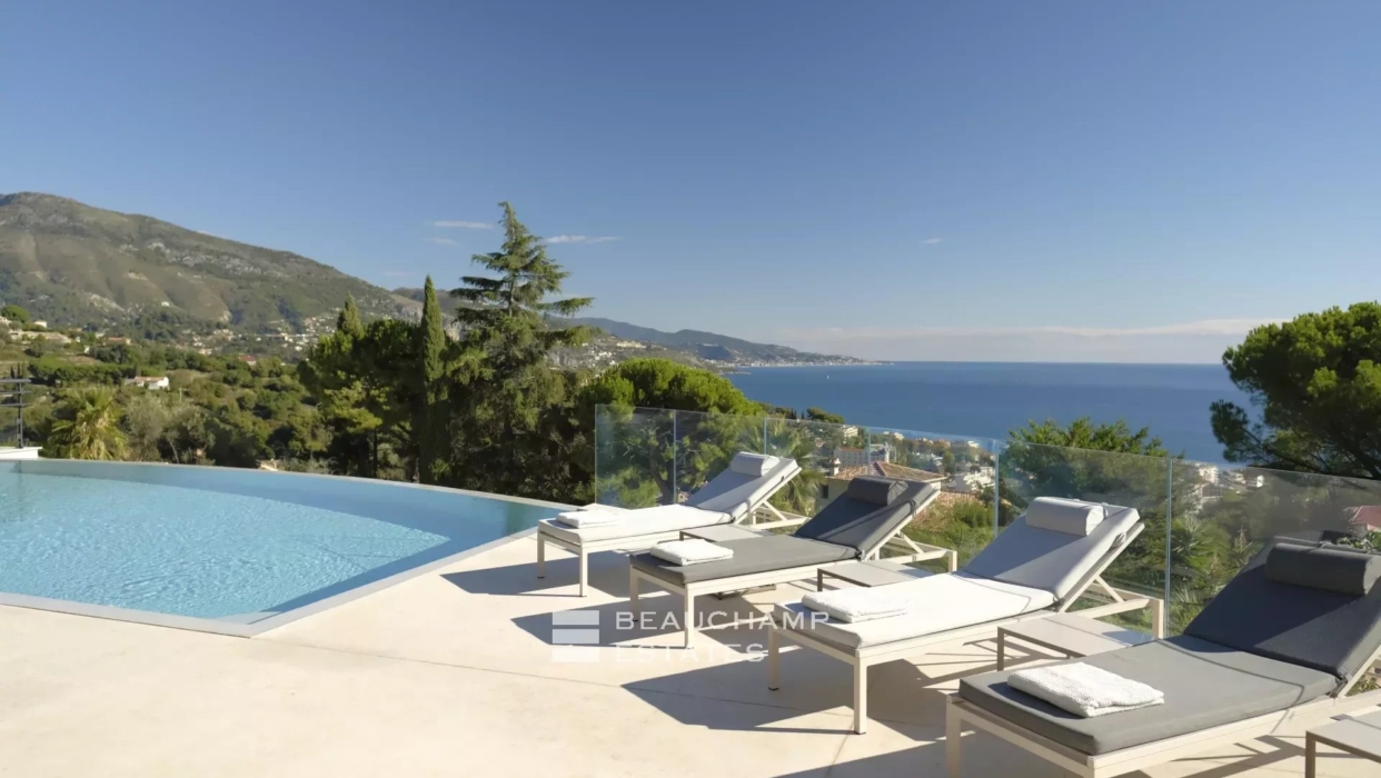 Charming contemporary villa with 4 bedrooms in Roquebrune Cap Martin. 2024