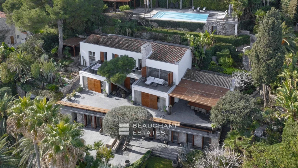 Luxury modern villa with 5 bedrooms in Roquebrune-Cap-Martin 2024