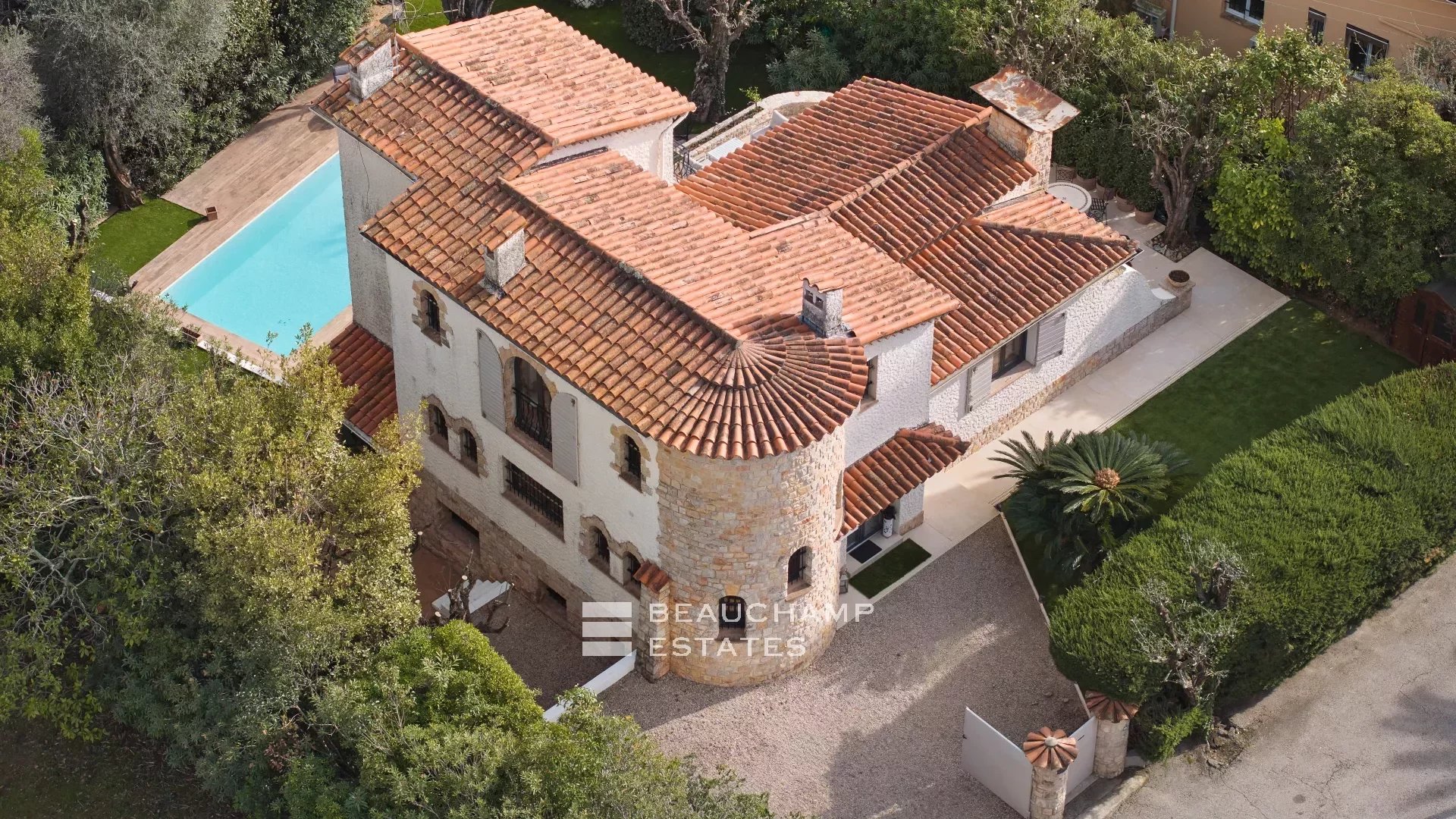 Jolie villa provençale rénovée de 4 chambres au coeur d'un domaine privé Basse Californie 2024