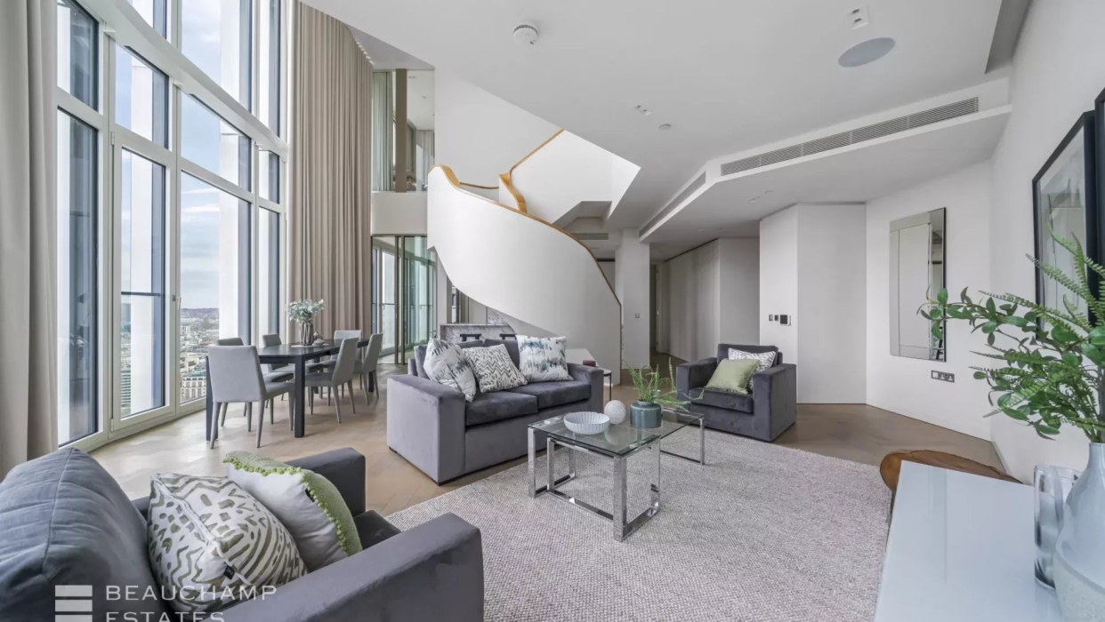 Stunning open plan and bright duplex apartment with city views 2024