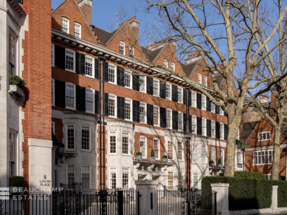 An immaculate Grade II listed townhouse in Belgravia 2024