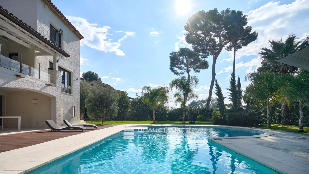 Renovated villa with pool in the sought-after area of Pimeau 2024
