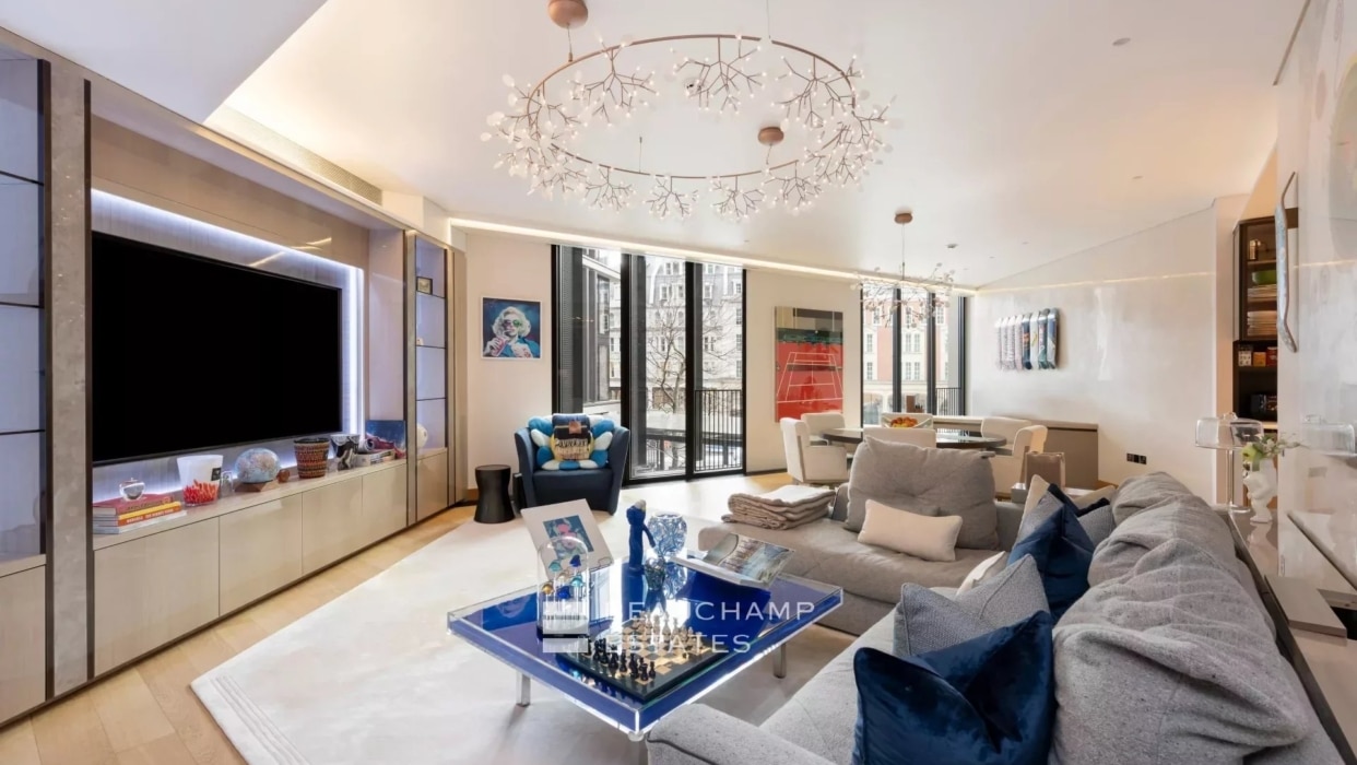 Stylish one bedroom apartment in the centre of Knightsbridge 2024