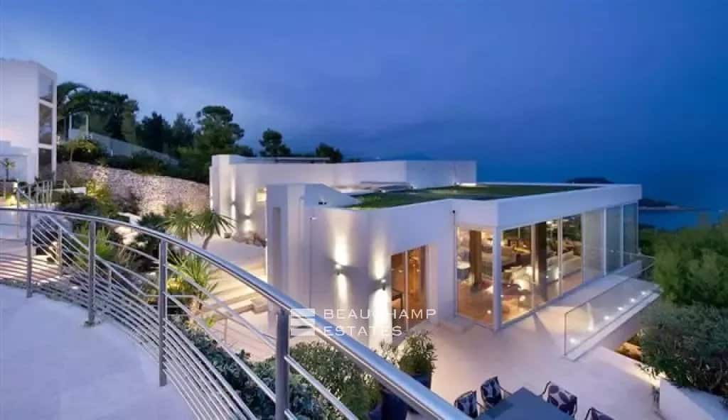 Exceptional modern 7-bedroom villa with panoramic sea views in Saint Jean Cap Ferrat 2024