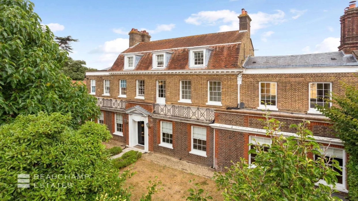 A beautifully presented family home surrounded by large gardens in Richmond 2024