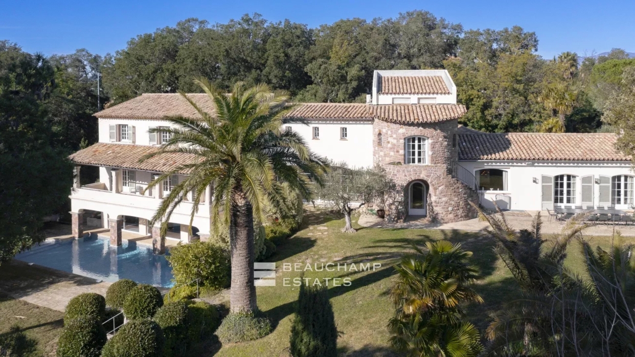 Beautiful Provençal villa on the hills of Mandelieu with stunning sea view 2024