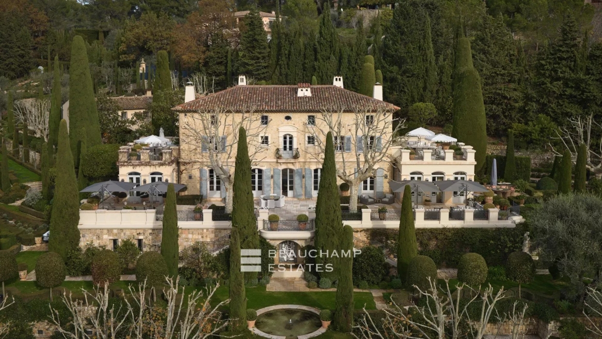 Sumptuous contemporary Manoir with 8 bedrooms in the heart of Mougins 2024