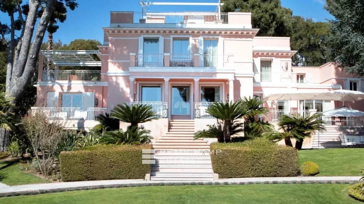 Villa de luxe élégante avec 6 chambres 2024
