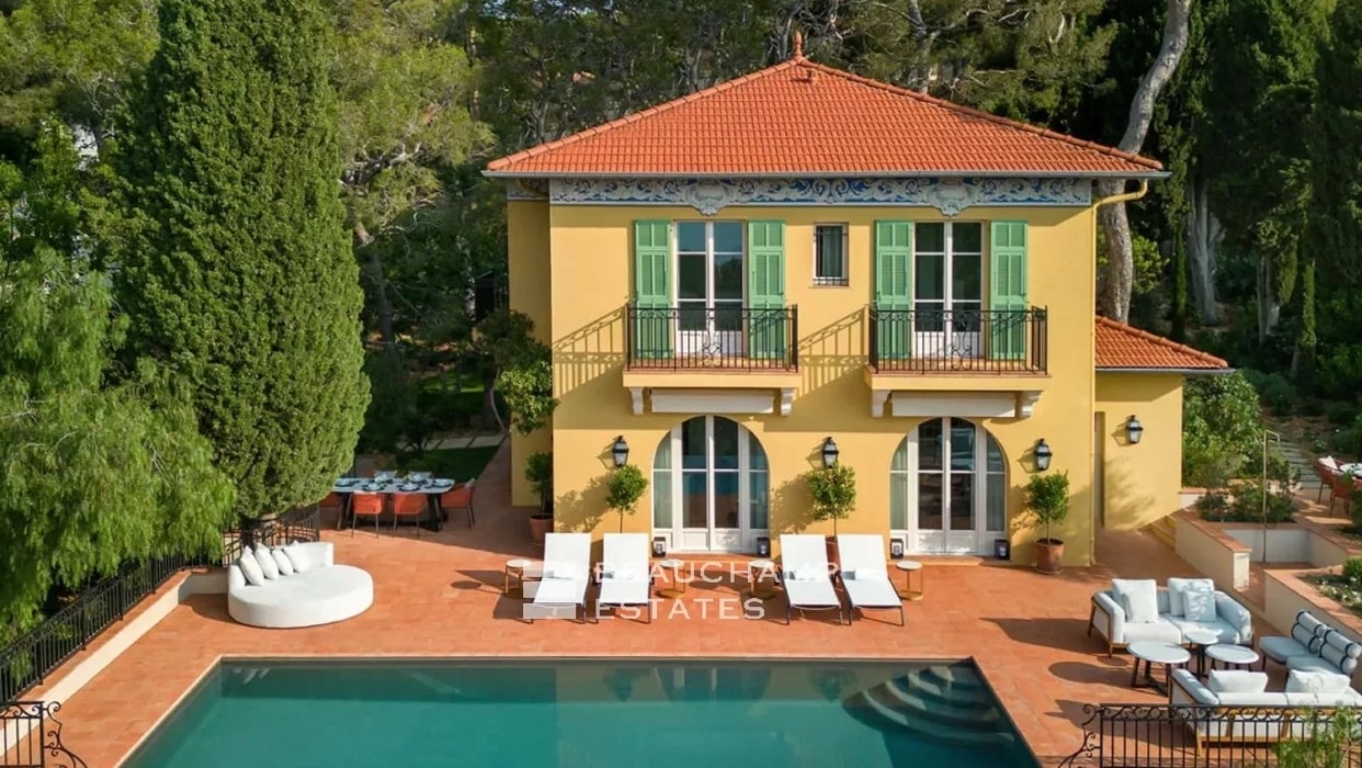 Luxury classic villa at Saint-Jean-Cap-Ferrat 2024