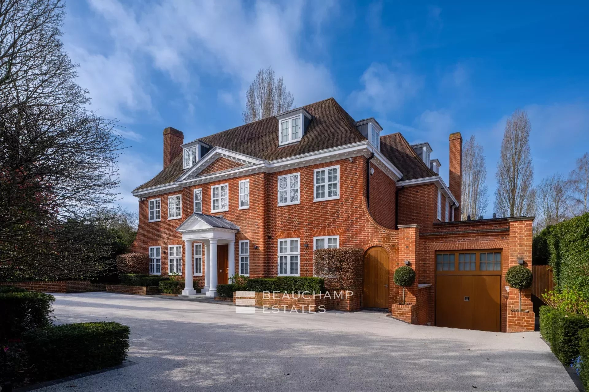 A magnificent bespoke residence with views across Hampstead Golf Course 2024