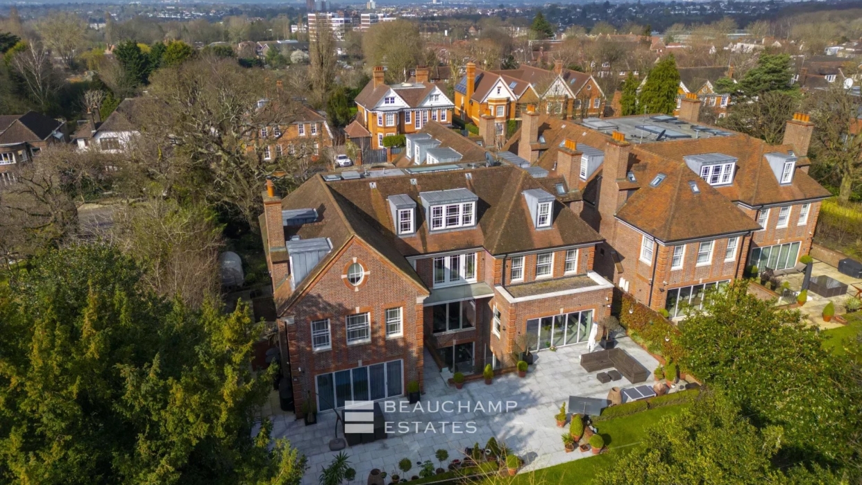 A beautiful seven-bedroom detached house, refurbished to a high standard, with bright open-plan entertaining spaces and a large garden located in the hub of Highgate. 2024