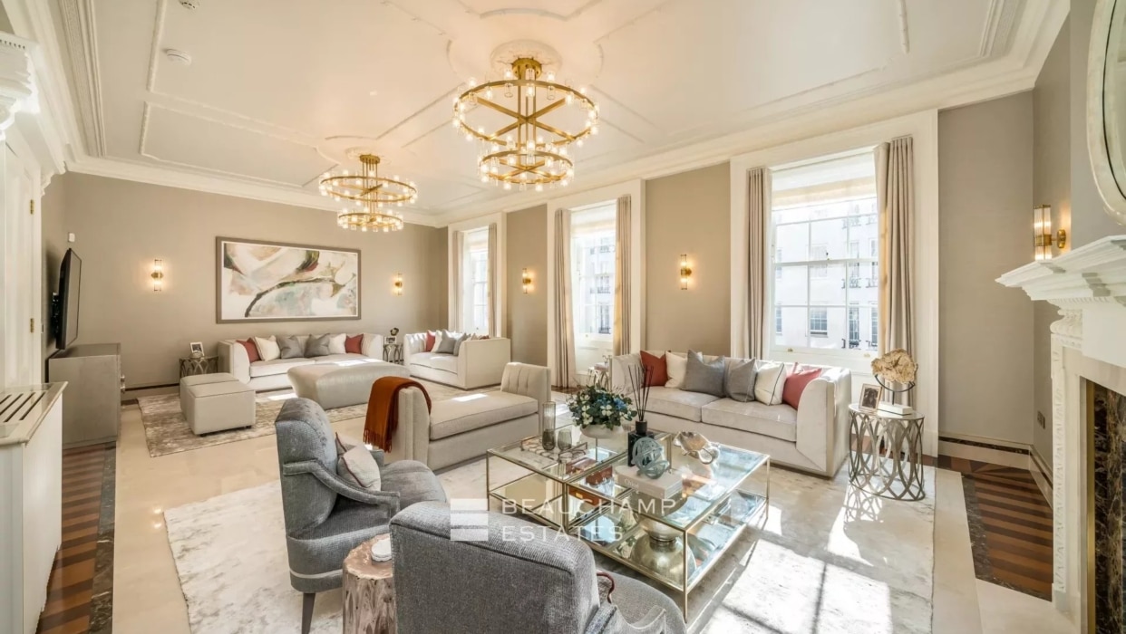 An elegant interior designed three bedroom apartment in Mayfair. 2024
