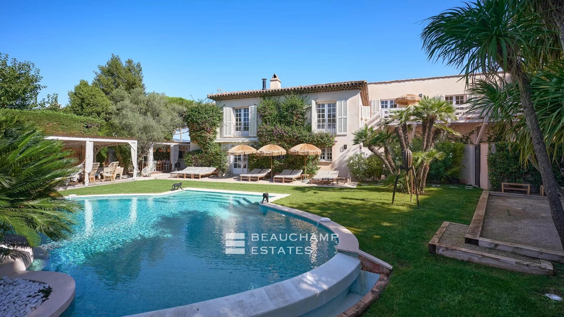 Très jolie villa proche de la plage de la Bouillabaisse à Saint-Tropez 2024