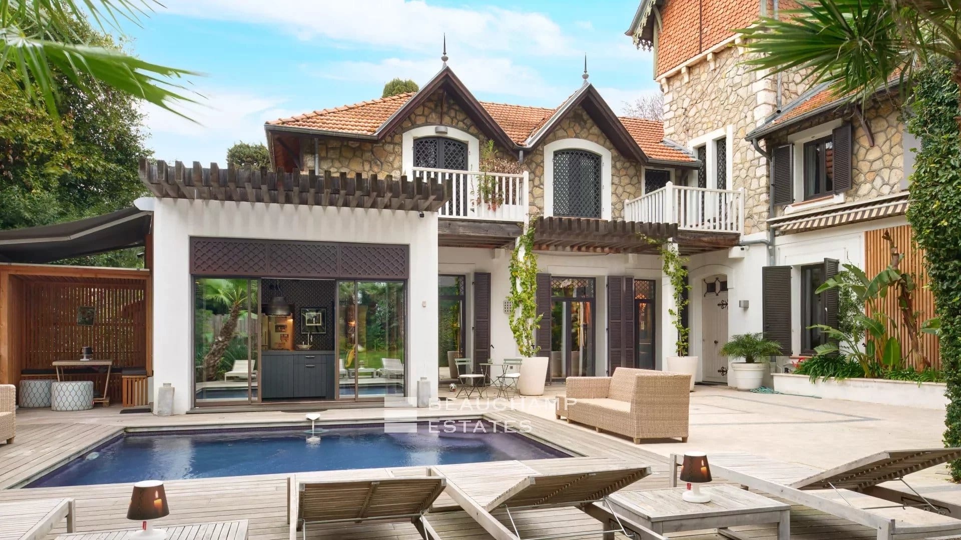 Villa avec piscine à pied du centre ville de Cannes 2024