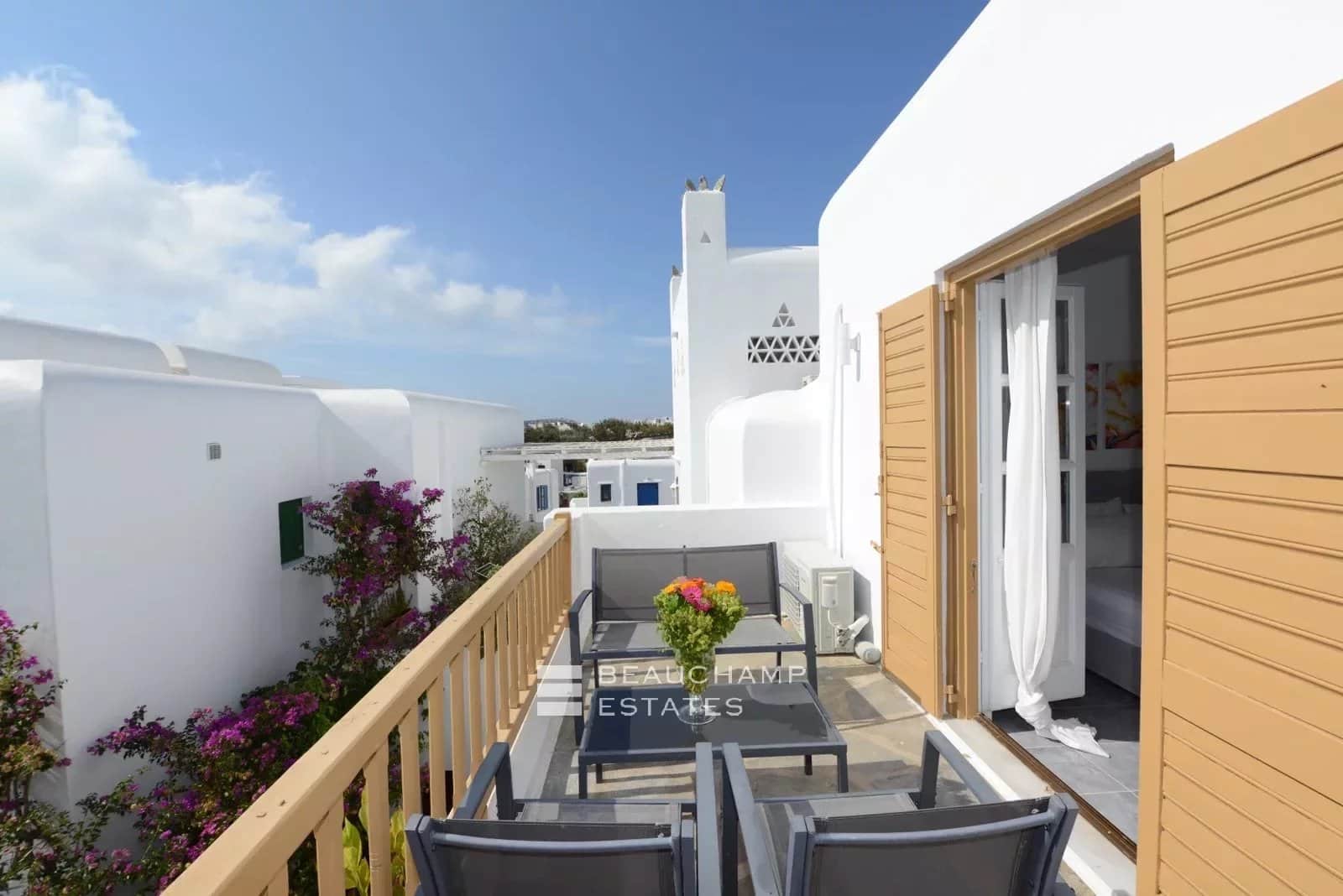 MT House | A Beautiful Apartment in the heart of Mykonos Town 2024
