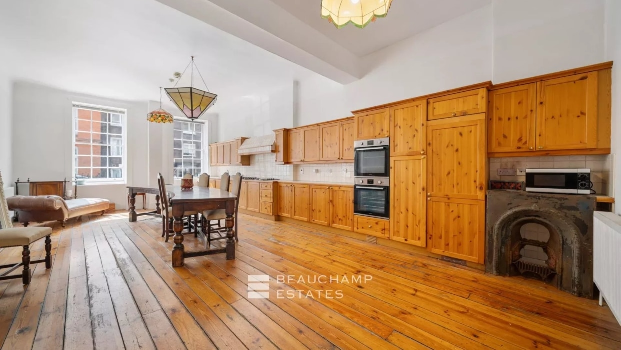 A 13 bedroom home with incredible potential to modernise in Marylebone. 2024