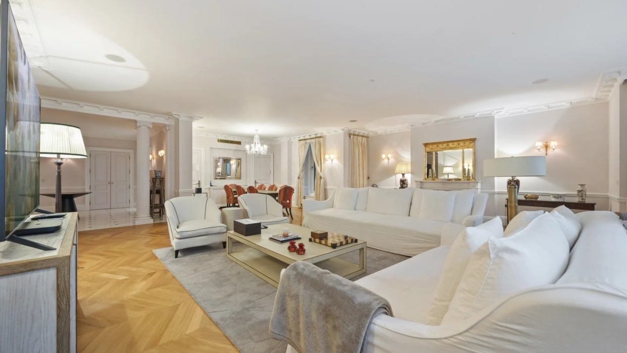 An open plan ground floor apartment in the heart of Belgravia 2025